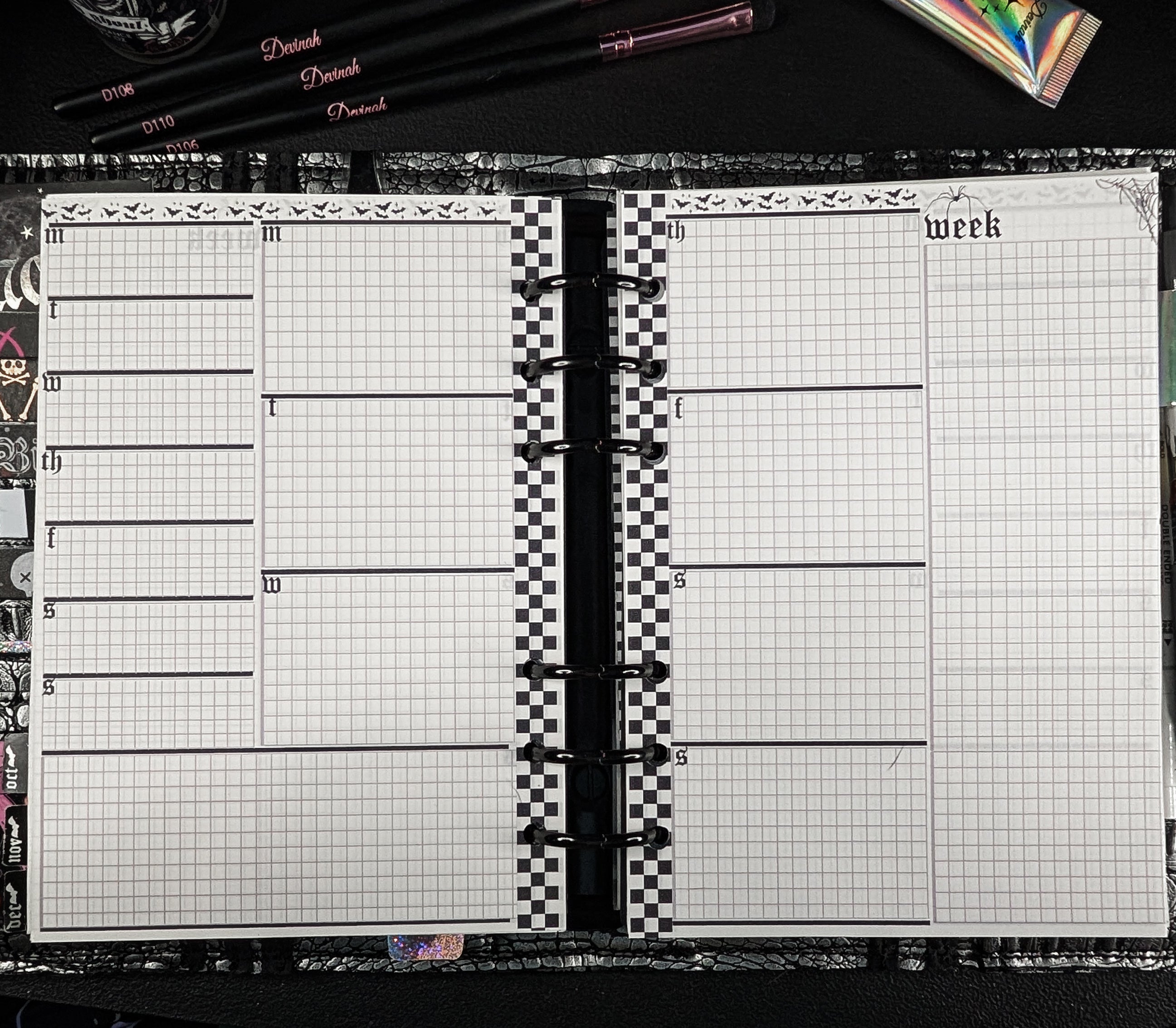 New Freebie: Spooky Weekly Planner Insert for Your Personal or Makeup Goals!