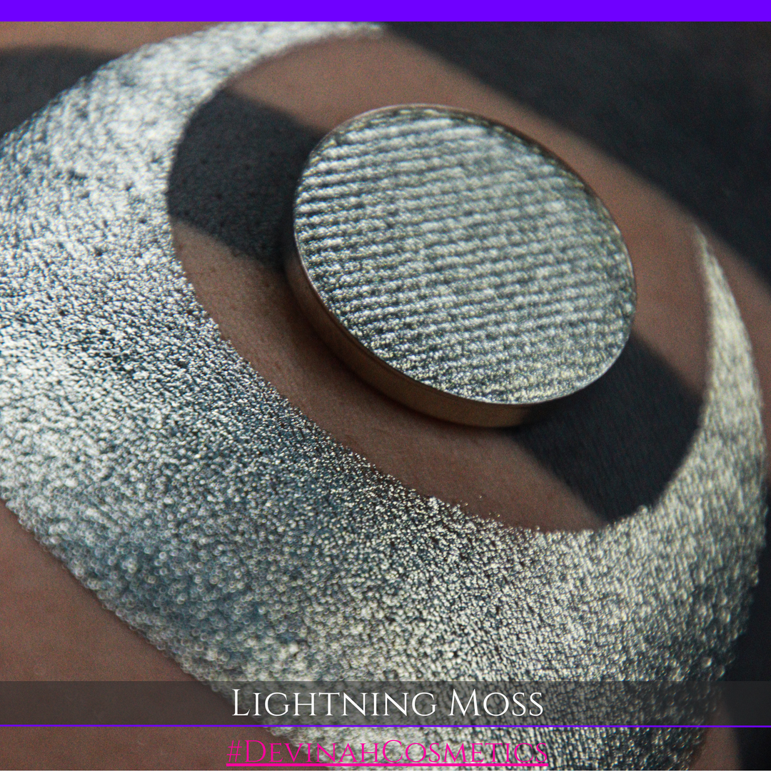 LIGHTNING MOSS Pressed Pigment